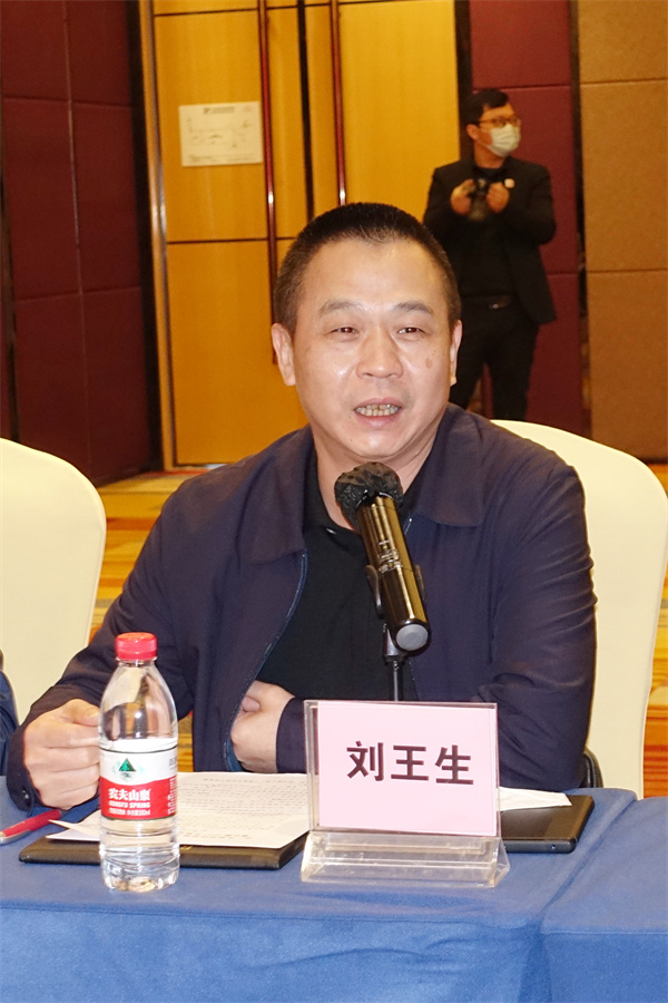 佛山市住房和城鄉(xiāng)建設(shè)局黨組成員、總工程師劉王生致辭.jpg